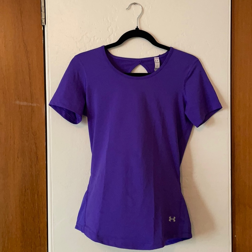 (SOLD) LAST CHANCE! Under armor short sleeve shirt